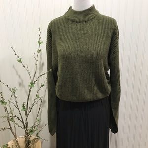 CROPPED OLIVE GREEN SWEATER
